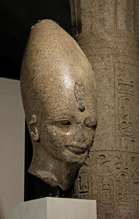 Tête d'une statue colossale d'Aménophis III