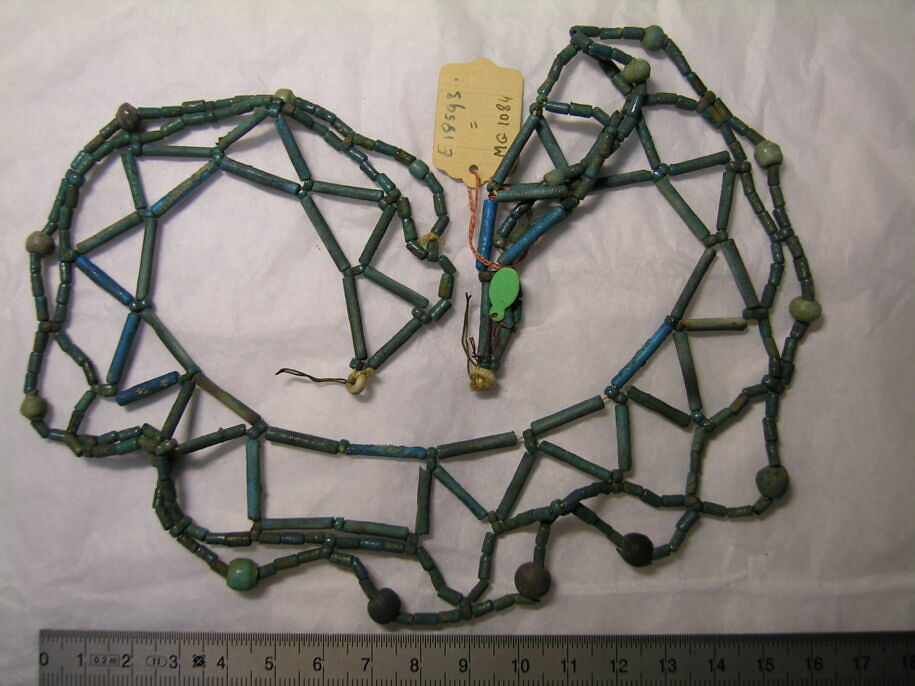 collier ; résille ; perle tubulaire ; perle globulaire - Louvre site ...