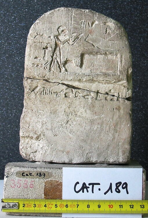 stèle cintrée Louvre Collections