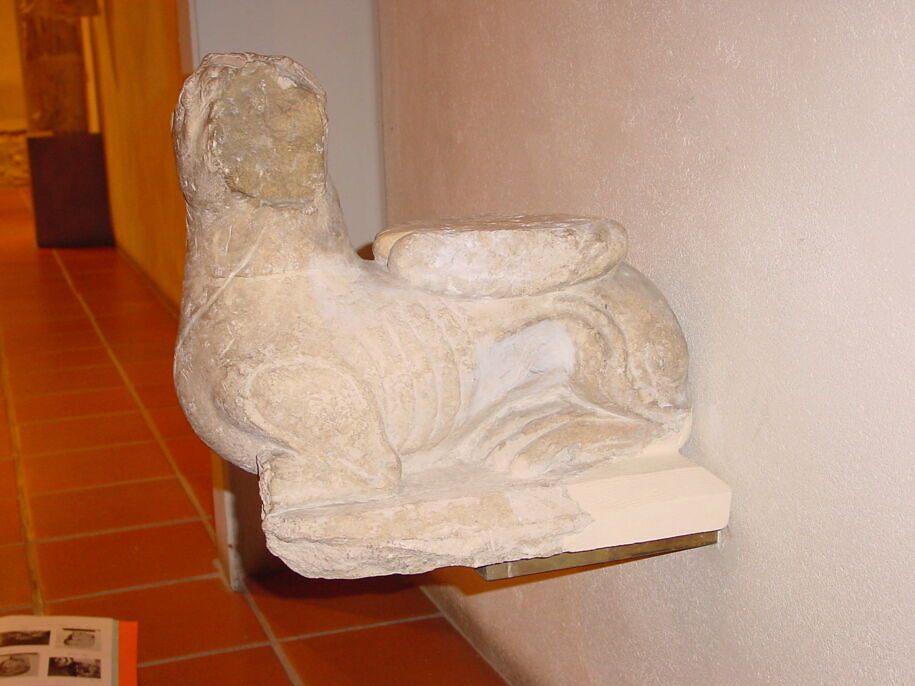 Lion stylophore - Louvre site des collections