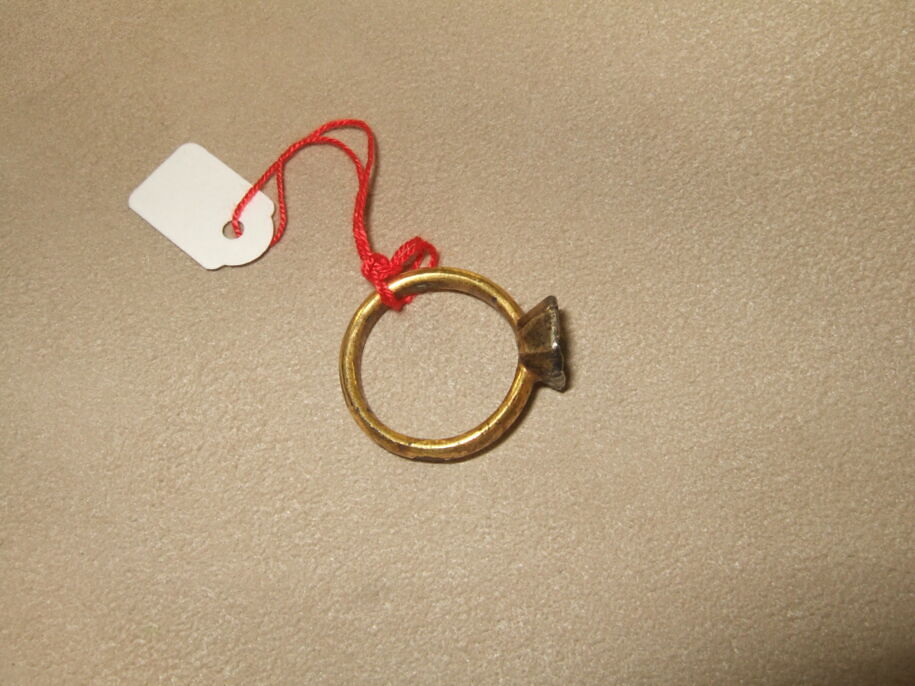Bague égyptienne Style Musée Du Louvre – Occasion, Pièce Décorative Ou Collection