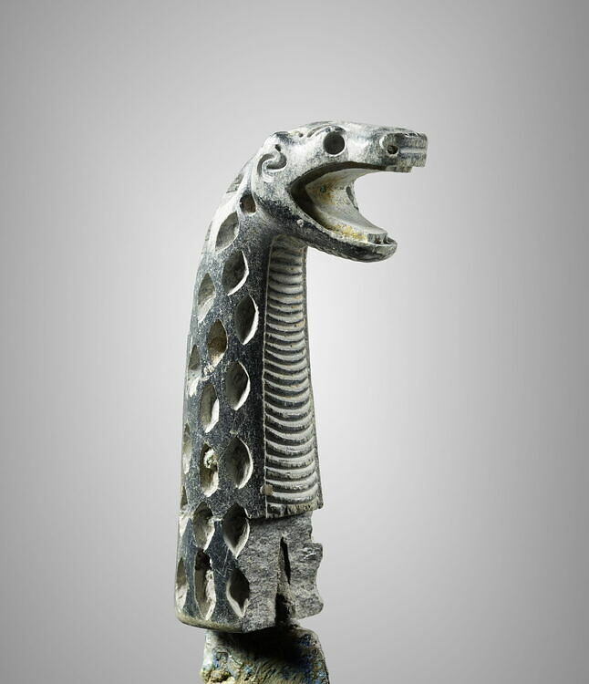 Dagger with serpent-dragon handle