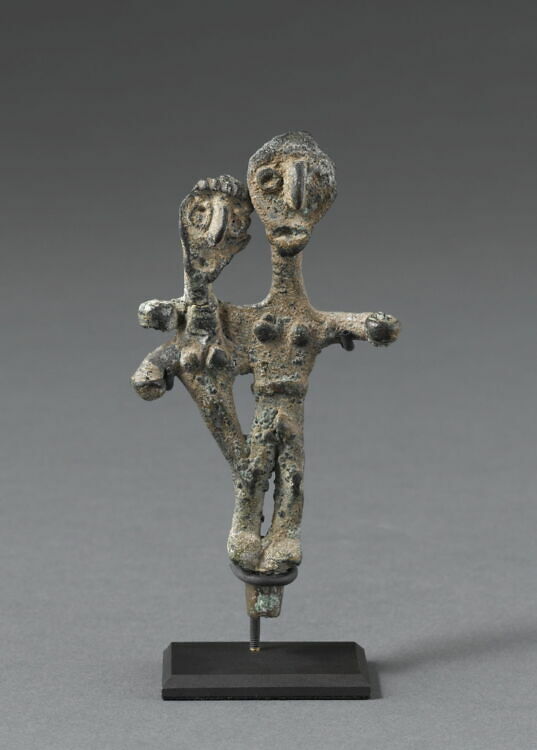 figurine (AO 3933)