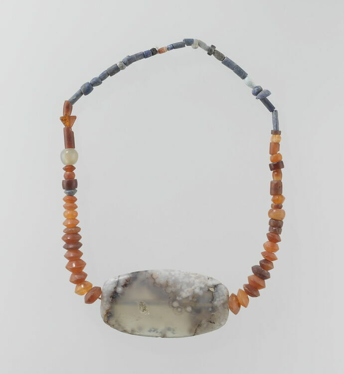 COLLIER COURT/ PECTORAL COMPOSE DE 5 ELEMENTS/ METAL BRONZE/ ANNEES 1970