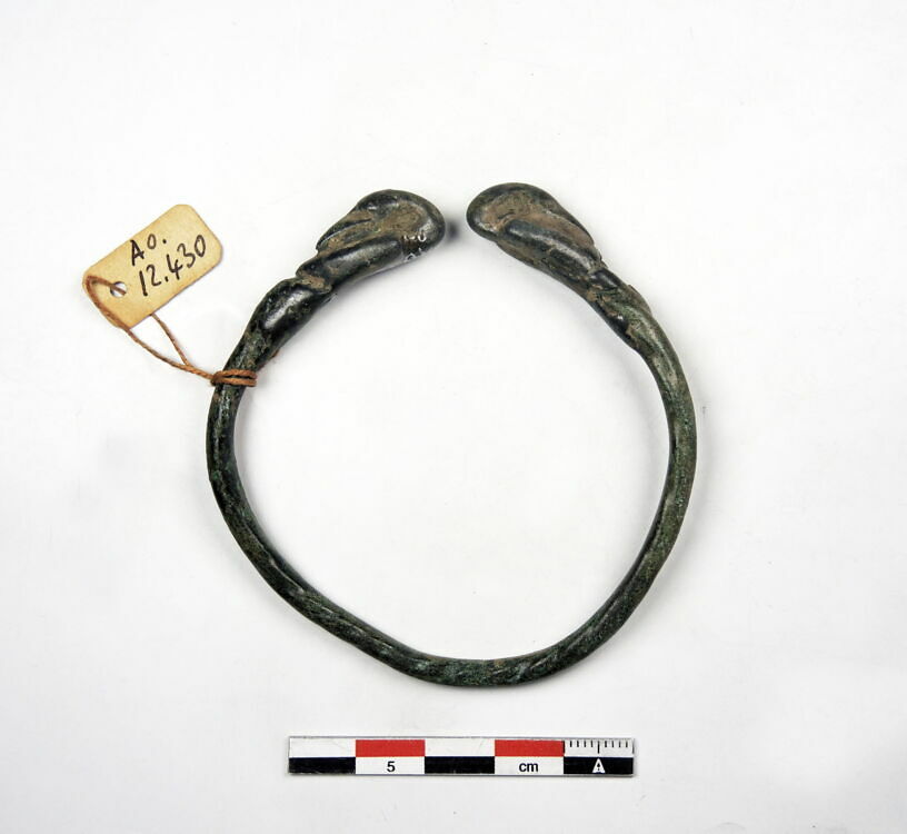 Bracelet De Montre Ancien En Soie Naturelle 8 Mm - Rubans Grands Magasins Du Louvre, Occasion