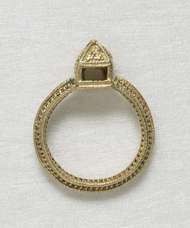 bague - Louvre site des collections