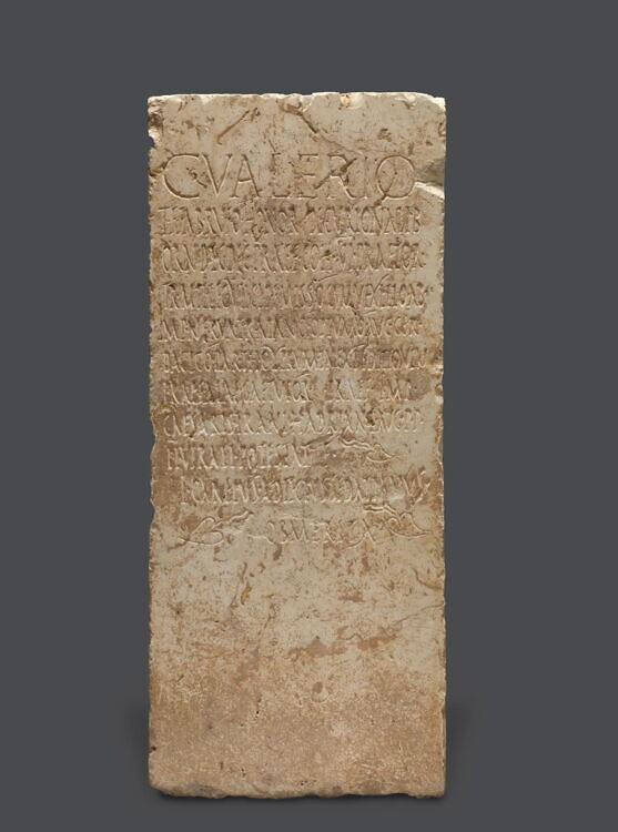 base de statue ; inscription - Louvre site des collections