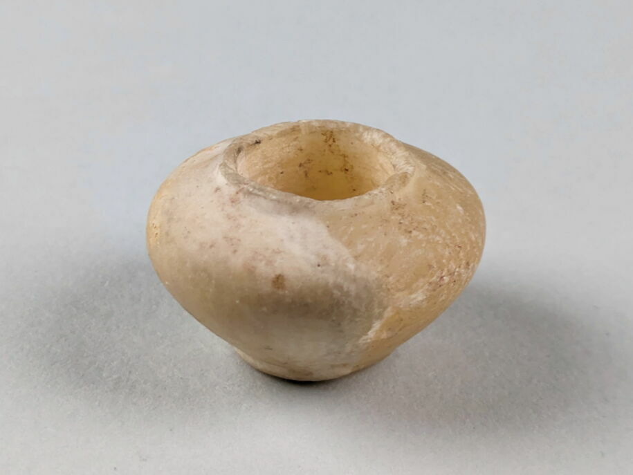 pot à kohol - Louvre site des collections