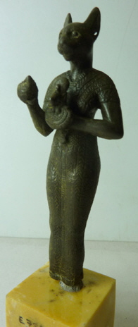 figurine, image 1/1
