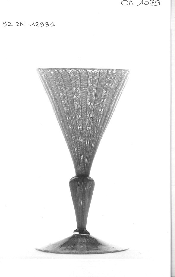 Verre à jambe