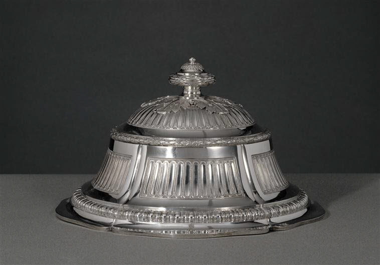 Cloche circulaire, d'un ensemble de quatre (OA 10619 à 10622) du service du roi George III d'Angleterre et de Hanovre