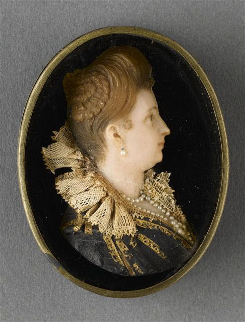 Médaillon ovale : buste de femme, Anonyme