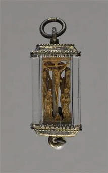 Pendentif en forme de lanterne : la Crucifixion ; la Descente de Croix.