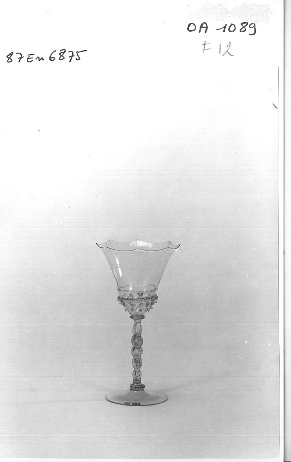 Verre à tige
