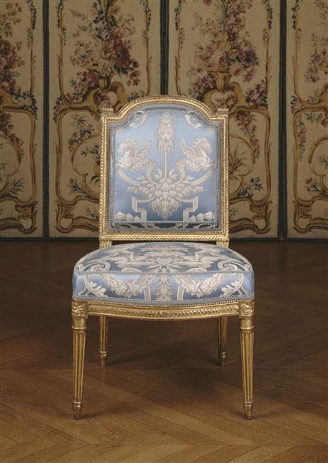 Chaise à la reine, d'une paire (avec OA 10204)