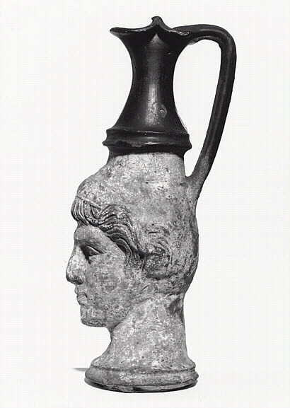 œnochoé ; vase plastique