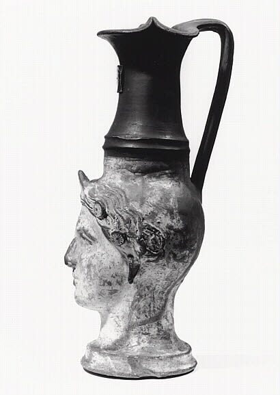 œnochoé ; vase plastique