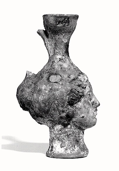 lécythe ; vase plastique