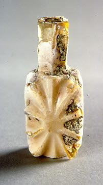 Flacon quadrangulaire à décor de côtes et rainures, image 8/8