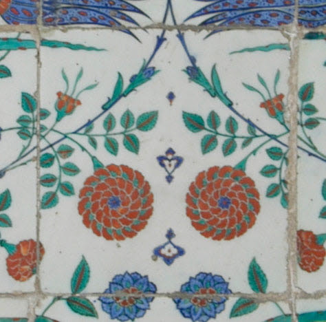 Carreau à décor de tulipes et de roses et aux tiges formant des mandorles, image 2/2