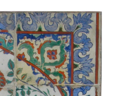 Carreau à décor de tulipes et de roses et aux tiges formant des mandorles, image 2/2