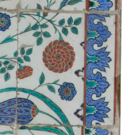 Carreau à décor de tulipes et de roses et aux tiges formant des mandorles, image 2/2