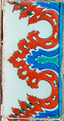 Carreau de bordure aux lambrequins feuillus, image 1/1