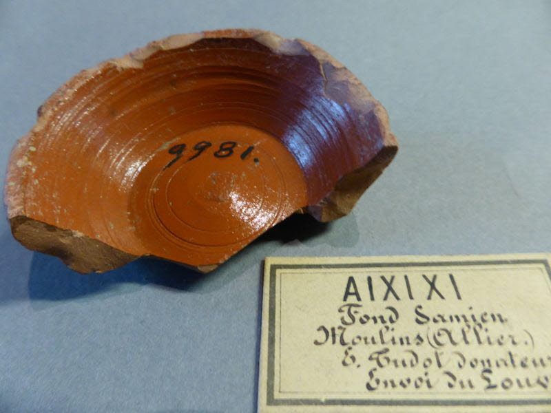 vase ; fragment