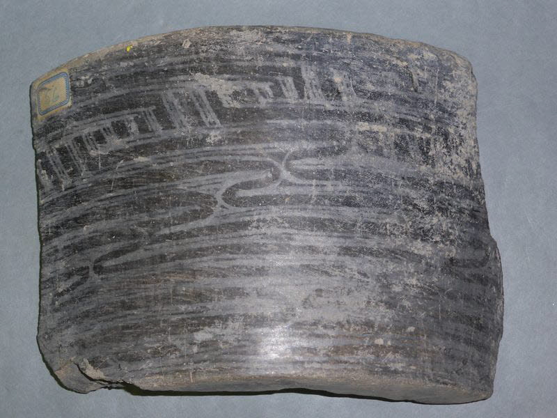 vase ; fragment