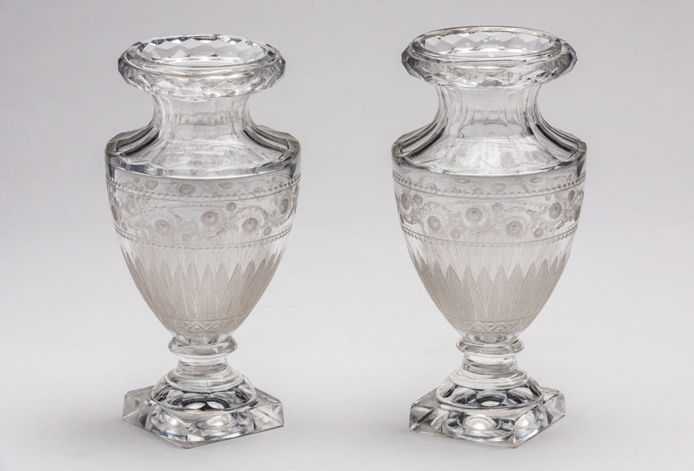 Vase ovoïde, d'une paire