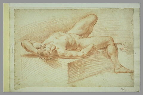 Etude d'homme nu, étendu sur le dos, jambe et bras gauche repliés, image 2/2