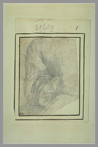 Etude d'un bras drapé, image 2/2