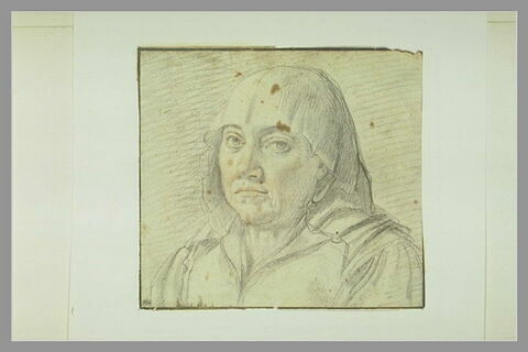 Portrait de femme en buste, la tête recouverte d'une coiffe