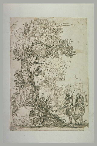 Deux hommes conversant près d'un gros arbre, avec un clocher au loin