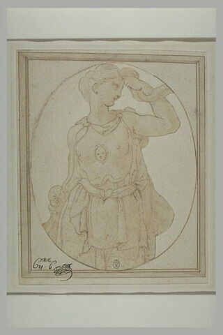 Femme vêtue à l'antique, tenant une mêche de cheveux de la main gauche