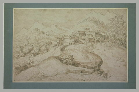 Plusieurs corps de bâtiments dans un paysage montagneux, image 1/1