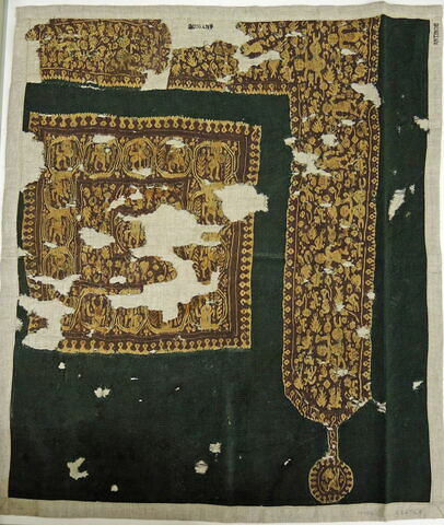 bande décorative d'habillement ; tabula ; fragment, image 2/2