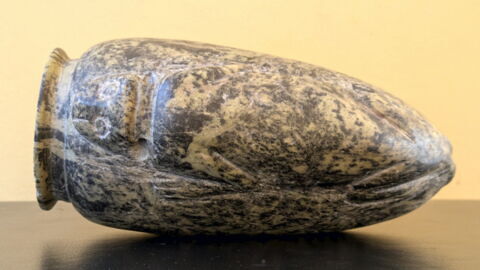vase, image 2/5