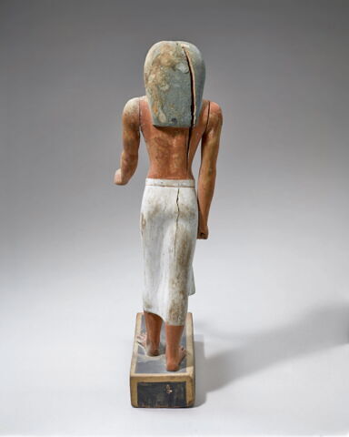 statue, image 2/10