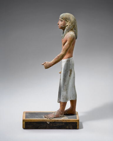 statue, image 4/10
