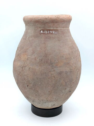 vase, image 2/2