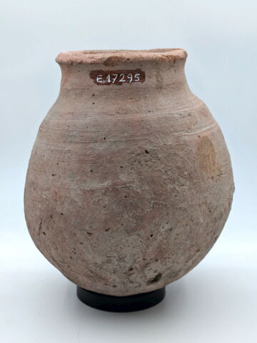 vase, image 2/2