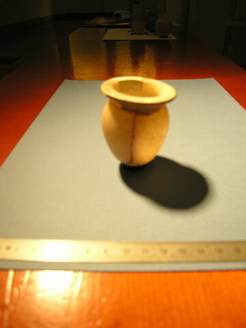 vase, image 1/1