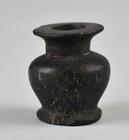 pot à kohol ; vase miniature, image 2/2