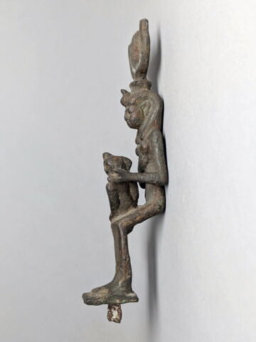 figurine d'Isis allaitant, image 4/5
