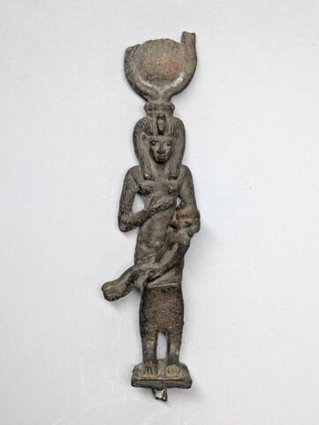 figurine d'Isis allaitant