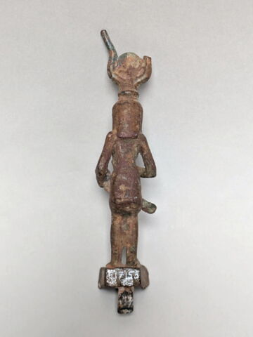 figurine d'Isis allaitant, image 2/5