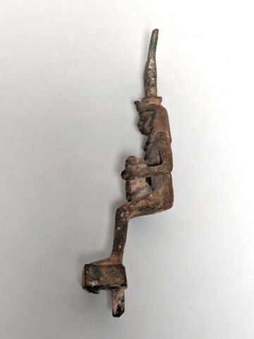 figurine d'Isis allaitant, image 4/5