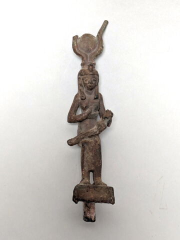 figurine d'Isis allaitant