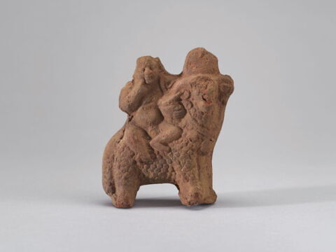 figurine d'Harpocrate au pot ; figurine d'Harpocrate au bélier, image 1/4